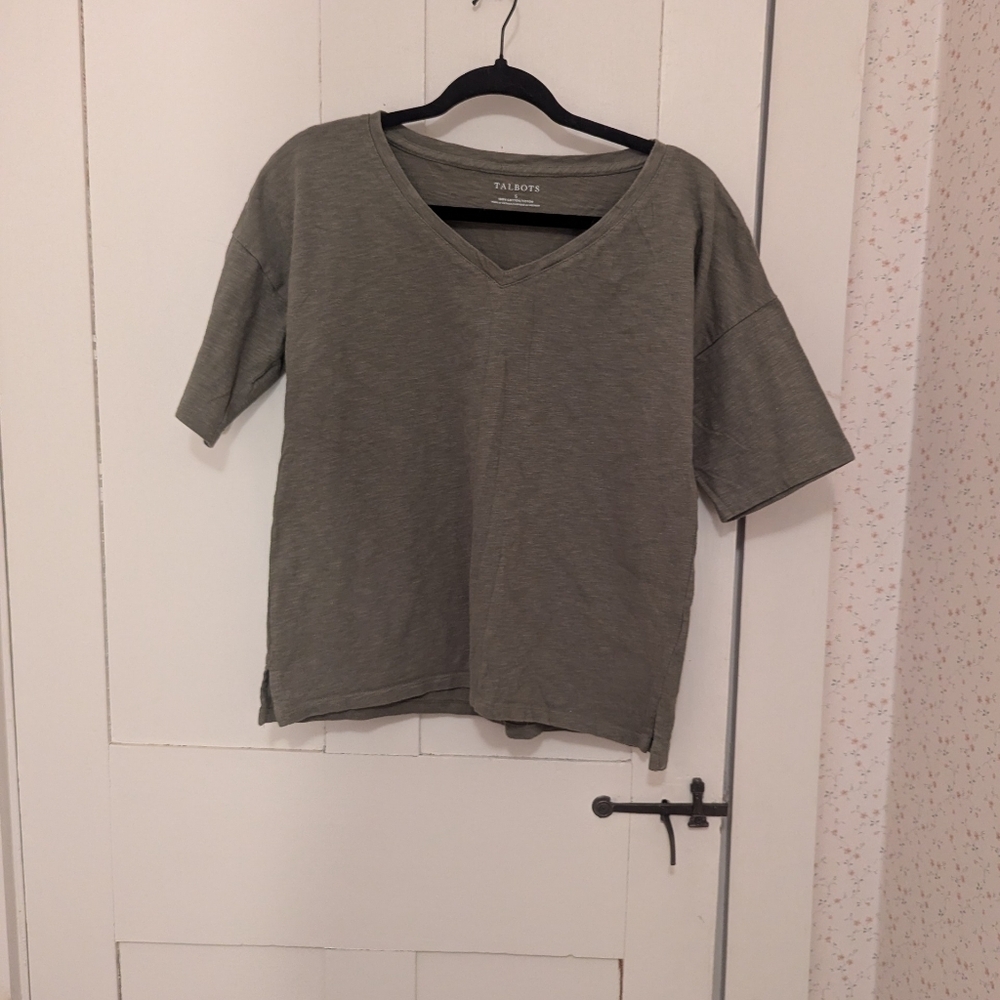 🫒 Talbots Women's S Green V-Neck TShirt Classic Boxy Casual Layer